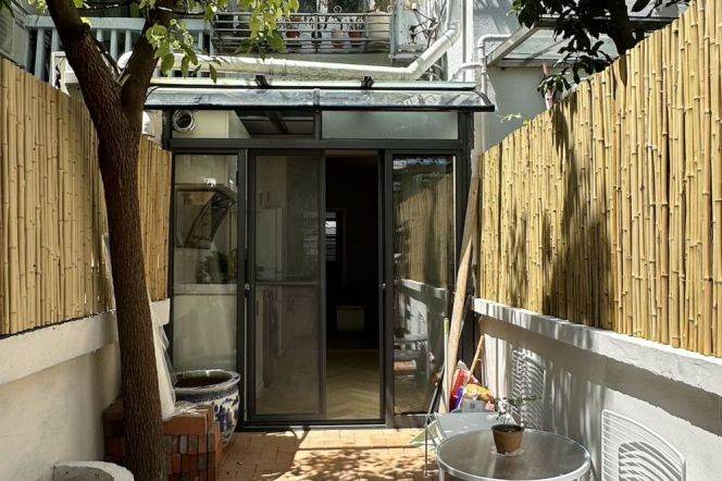 Nice yard 2Brs/1Lr/1Bt apt nr changshu rd,M1/7/10/12