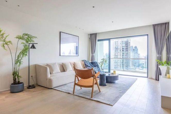 Spacious and bright 4Br/2bt@Shangcheng rd Lujiazui 210sqm with open balcony