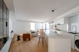 3+1 Rooms, 2 Baths, 160 sqm with Floor Heating @ Hongqiao Metro L10