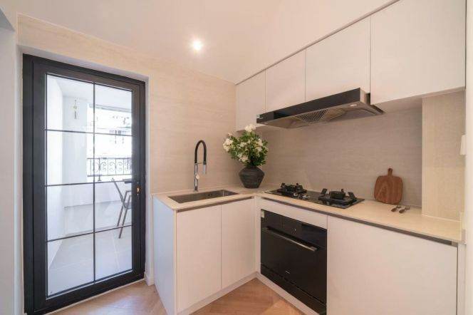 New decoration 1+1br/75sqm & loft/terrace@Changping Rd & Line 7