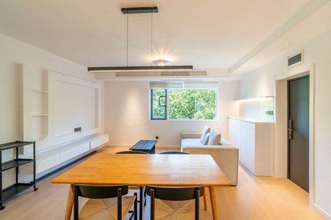 Nice 2br/110sqm & heating/oven @Xinatiandi & Line 9/10/13