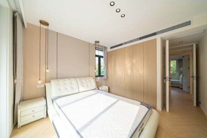 New decoration 2brs/2baths &balcony/oven @Wukang Rd & Line 10