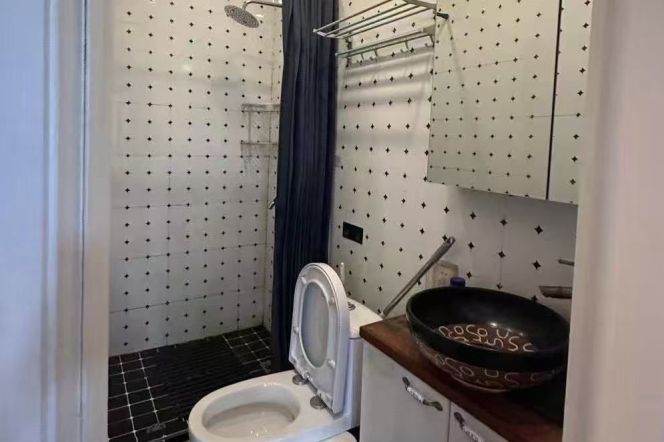 historic villa,1 br, 1bath, 0 distances to Huaihai road