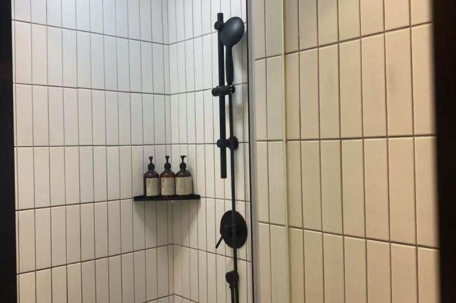 1Studio near line 8 and convenient to Fu'dan,Tong'ji and SUFE can long and short term lease