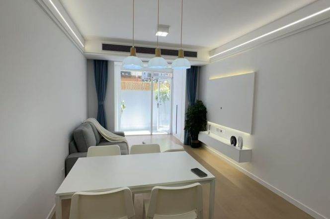 Cozy 1br with yard near Jiangsu Rd M2/11