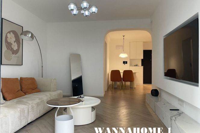 Large Balcony+Spacious&Bright 2Bdrs 1Bath Apt+Zhongshan Park+Nice Compound+Su Zhou Creek