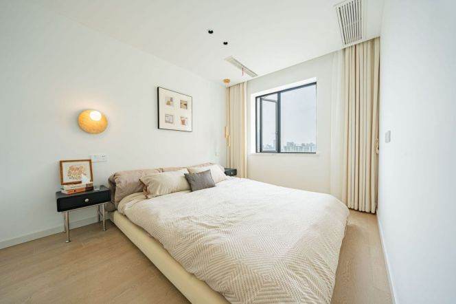 Good value 2brs with big terrace near Xujiahui