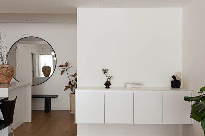 Modern style 2brs with high rise near Suzhou River