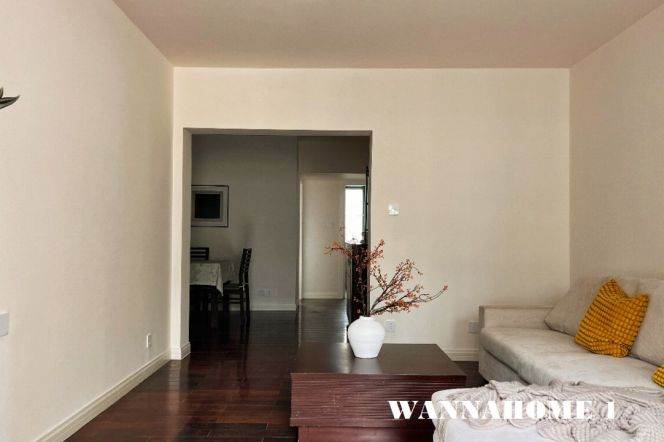 Spacious&Bright 3Bdrs 1Bath Apt+L13 Wu Ning Rd+Great Compound+Large Balcony