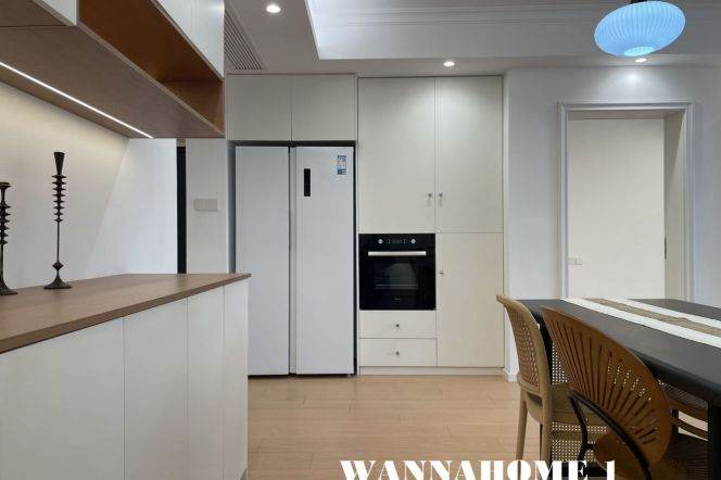 French Windows+Top Compound+Spacious&Bright 3Bdrs 2Bath Apt+Zhong Shan Park+Su Zhou Creek