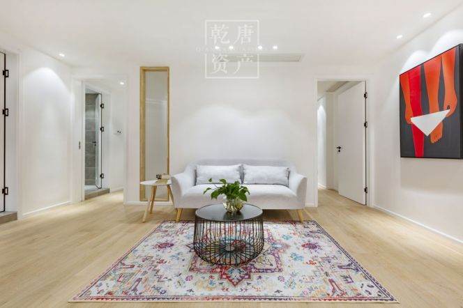 Ground duplex 4br/2bt@xujiahui  center with large private garden