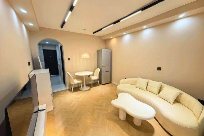 Beautiful 1Brm With Central AC Near Line 10/11 Jiaotong University