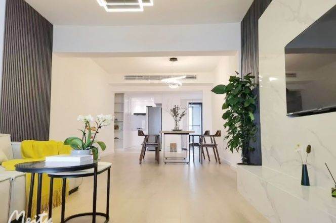 Valuable Highrise 2BR NR Jaiotong University with Central AC 11.8K  