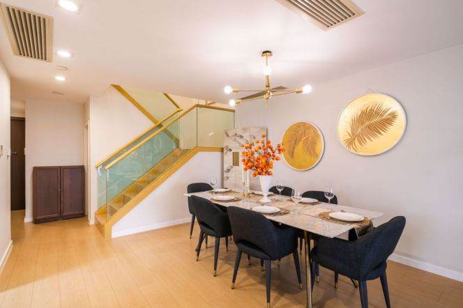 Penthouse 3br+1/2bt@Xujiahui center with quality design 225sqm 