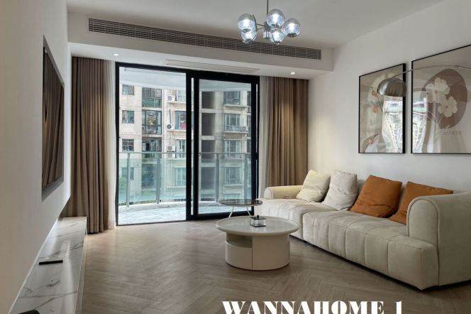 Large Balcony+Spacious&Bright 2Bdrs 1Bath Apt+Zhongshan Park+Nice Compound+Su Zhou Creek