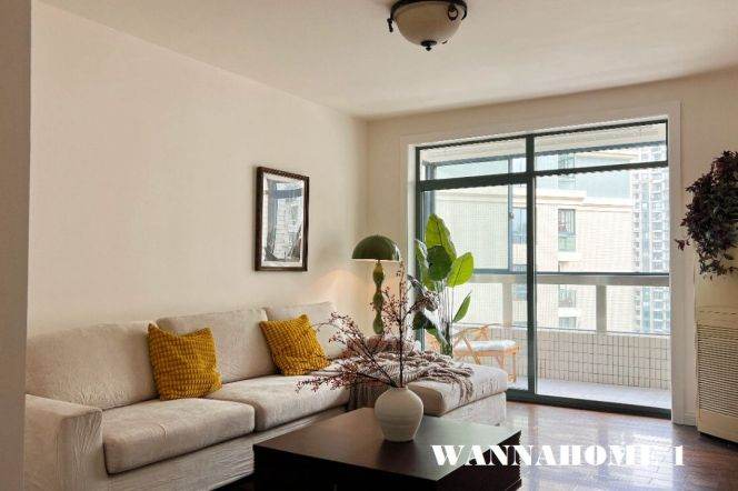 Spacious&Bright 3Bdrs 1Bath Apt+L13 Wu Ning Rd+Great Compound+Large Balcony