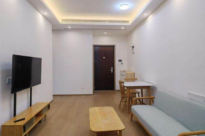 Cozy 1 br next NYU shanghai ,5 mins walking to L6/8/11 Oriental sports center St.
