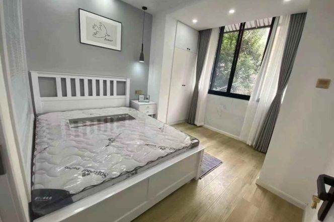 hongqiao rd 1BR/living room@L3/4/10