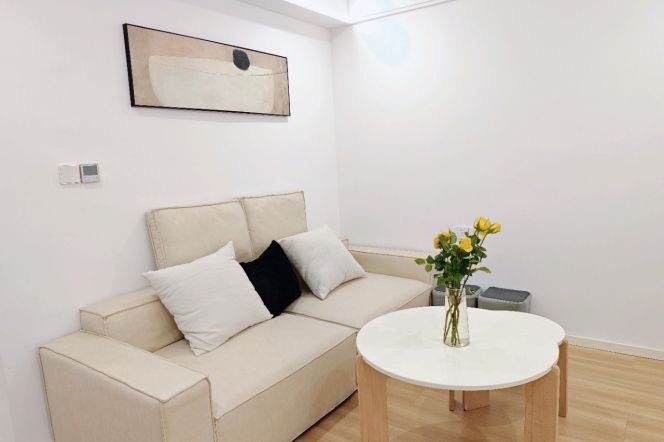 Modern/Spacious 2BR NR Jiashan Rd with Floorheating,Oven 14.2K 