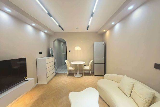 Beautiful 1Brm With Central AC Near Line 10/11 Jiaotong University