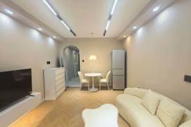 Beautiful 1Brm With Central AC Near Line 10/11 Jiaotong University