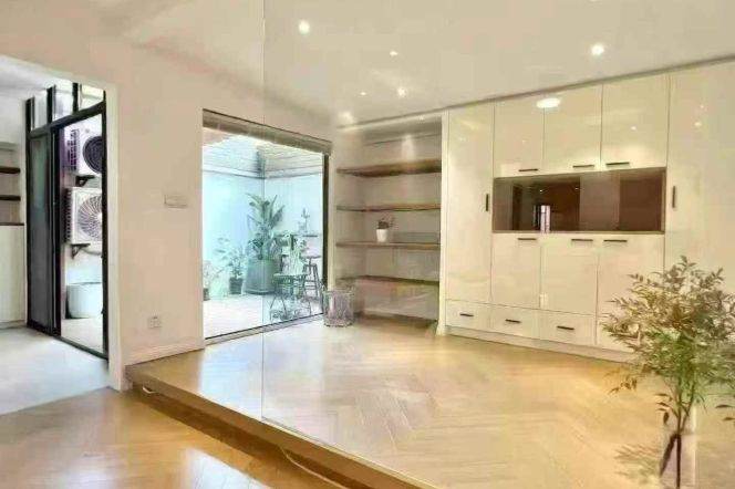 Private Garden 1Bed Separate Living Room@Jiangsu Road