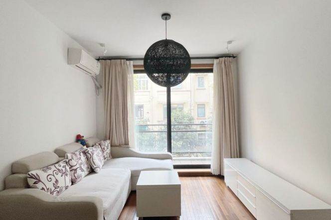Homey 1br with Balcony in Xuhui 