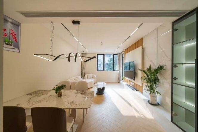 Decent 2br/2bt Flat with open Balcony, Wukang Road