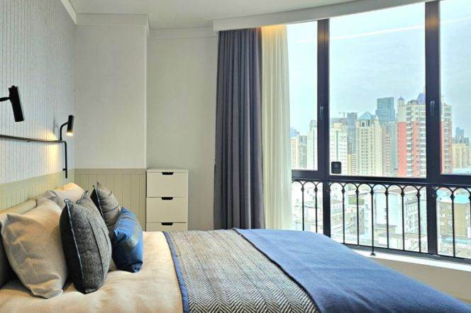 1br With Curved Windows Service apt in Jing'an District Near Baoshan Rd
