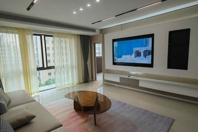 4 Brs, 2 Baths, 170 sqm with Floor heating/Central ac @ Shanghai Children Medical Centre L6