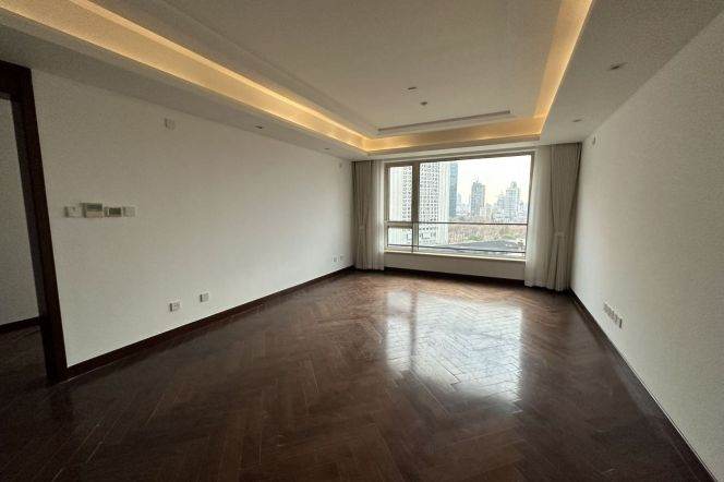 2 Brs, 2 Baths, 140 sqm with Gym/Swimming Pool @ Middle Huaihai Metro L13