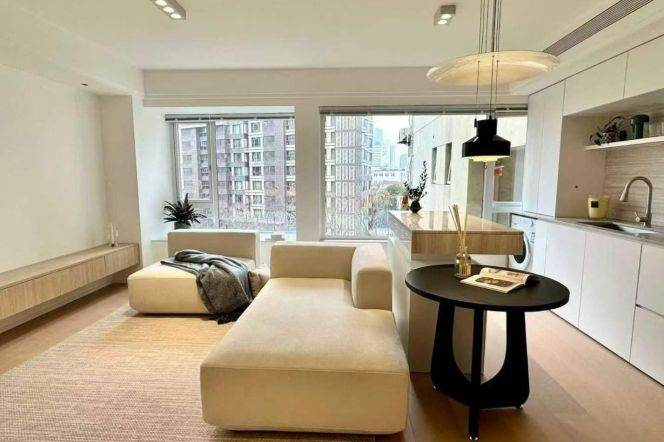 Outdoor balcony,2Br apt,Nr Jiang Su Rd station L2,11