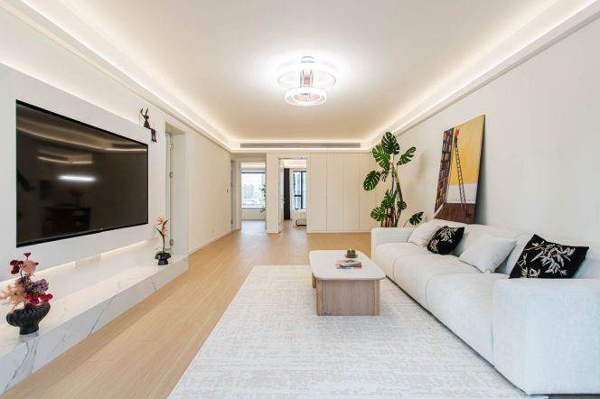 Brand new decoration 3brs with floor heating and balcony  in Gubei area