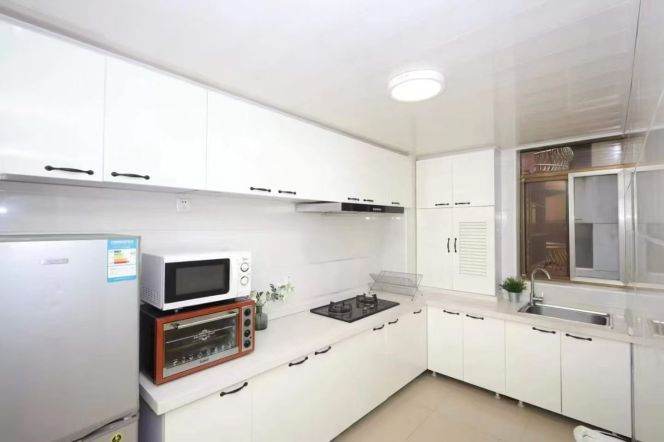 Modern 2br/100sqm & balcony/elevator @Jiangsu Rd & Line 2/11/14