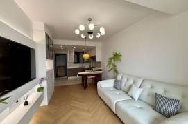 zhongshan park station one bedroom