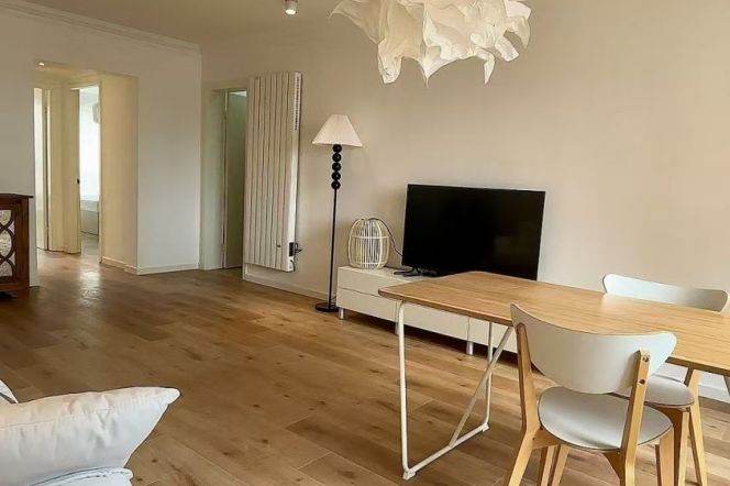 2 Brs, 2 Baths with Open Balcony, Wall heating @ Jiashan metro L9&12