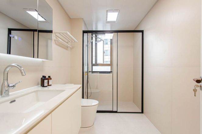 Brand new decoration 3brs with floor heating and balcony  in Gubei area