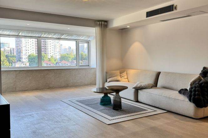 Penthouse 3Br Apt 170Sqm+ terrace | Hengshan rd metro L1 | Storage