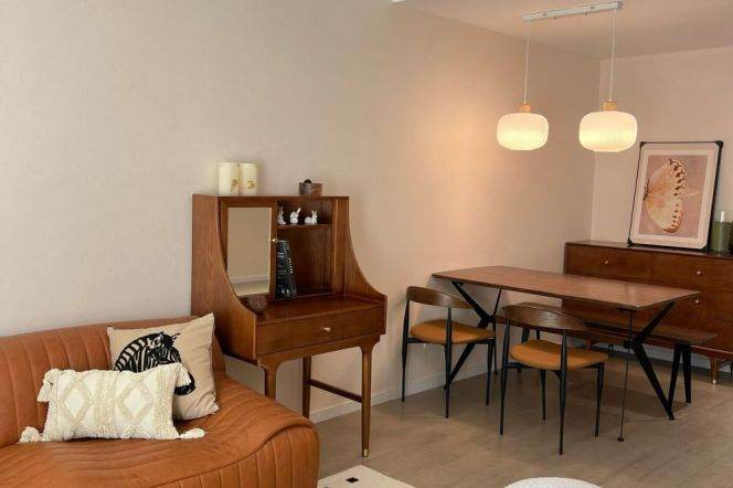 2 Brs, 2 Baths with Double Balconies, 120 sqm @ Jiashan metro L9&12