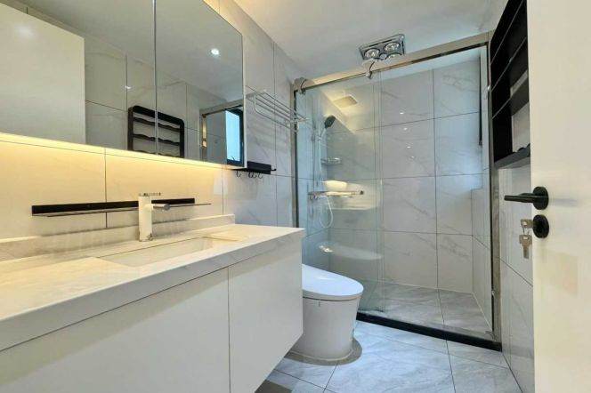 2BR 2BTH w/ Floor heating nr NanJing West RD