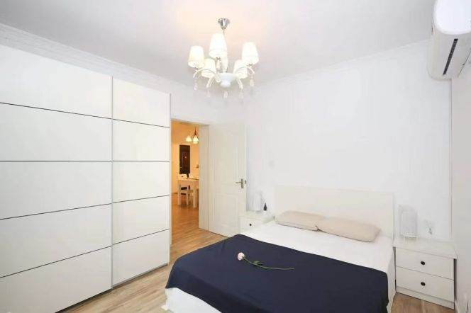 Modern 2br/100sqm & balcony/elevator @Jiangsu Rd & Line 2/11/14