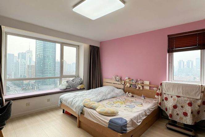 3 Brs, 2 Baths with Balcony, Gym/Swimming Pool, 160 sqm @ Jiangsu metro L2&11