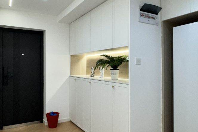 Big 3Br +elevator+balcony 110Sqm /Caoyang rd &Wuning rd Metro L3/4/11/14