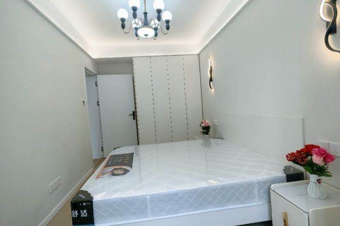 Spacious & Sunny 1Br | All south | Next to L2/15 Loushanguan rd Only 7.9K