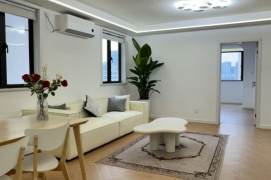 Big 3Br +elevator+balcony 110Sqm /Caoyang rd &Wuning rd Metro L3/4/11/14