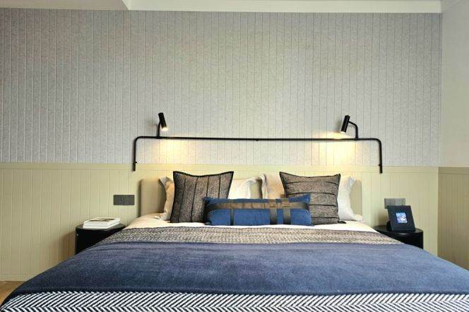 1br With Curved Windows Service apt in Jing'an District Near Baoshan Rd