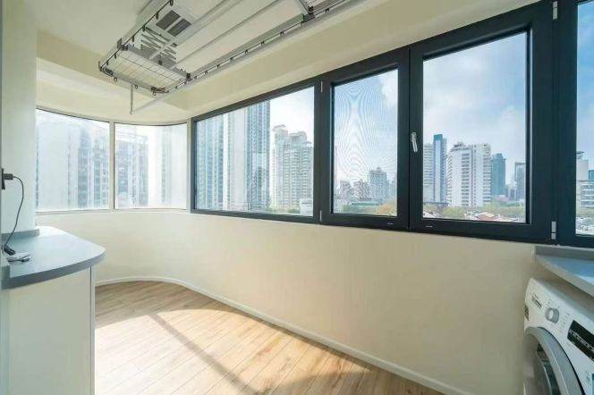 Bright high-rise 3br/2bt Flat in Changle Road