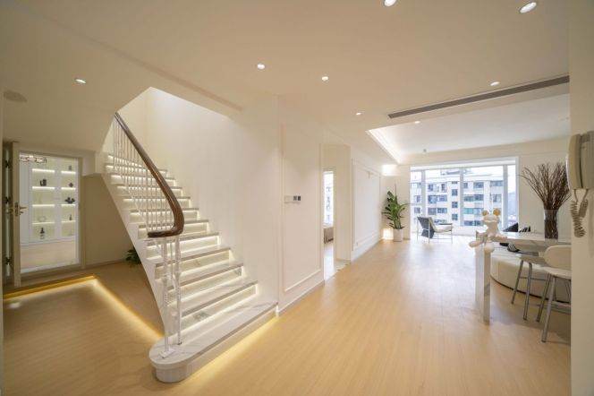 5 Brs, 2 Baths with Terrace & Balcony, 290 sqm, Parking Lot @ Jiashan metro L9&12