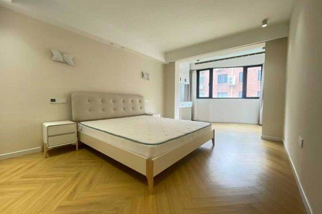 Weining rd 2BR 2LR@L2,double south/cozy&spacious/big living room