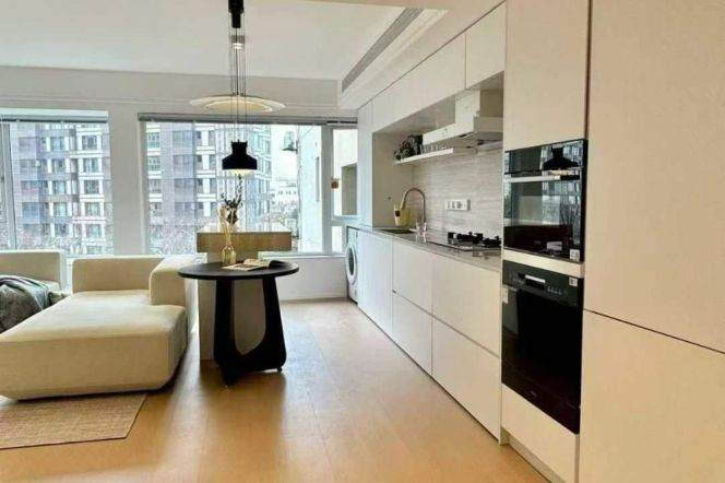 Outdoor balcony,2Br apt,Nr Jiang Su Rd station L2,11